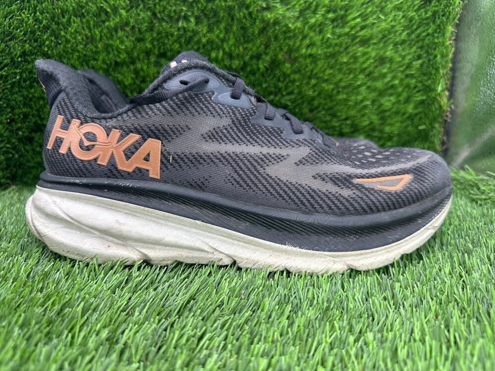 Hoka One One Clifton 9 1132211-BCPPR Athletic Sneaker Women's 8D Black Knit Gym